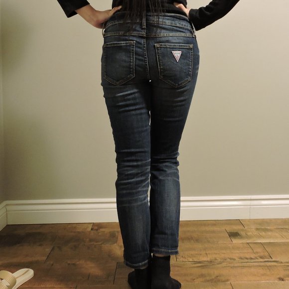 Guess Mid-rise Cropped Jeans, Medium Wash, US Size 26 - Picture 9 of 12